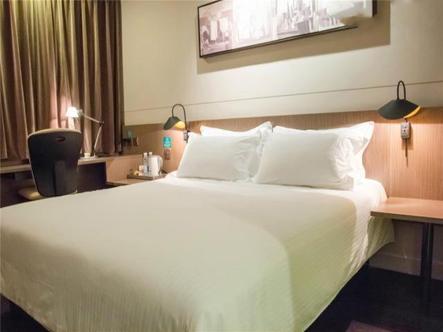 Jinjiang Inn Nanjing Road Pedestrian Streeteast Asia Hotel Shanghai Extérieur photo